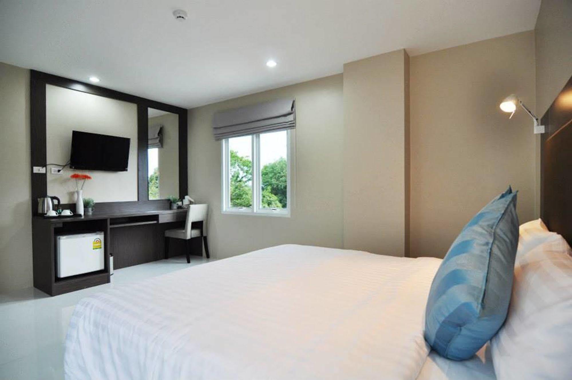 Khao Rang Place Phuket Exterior foto